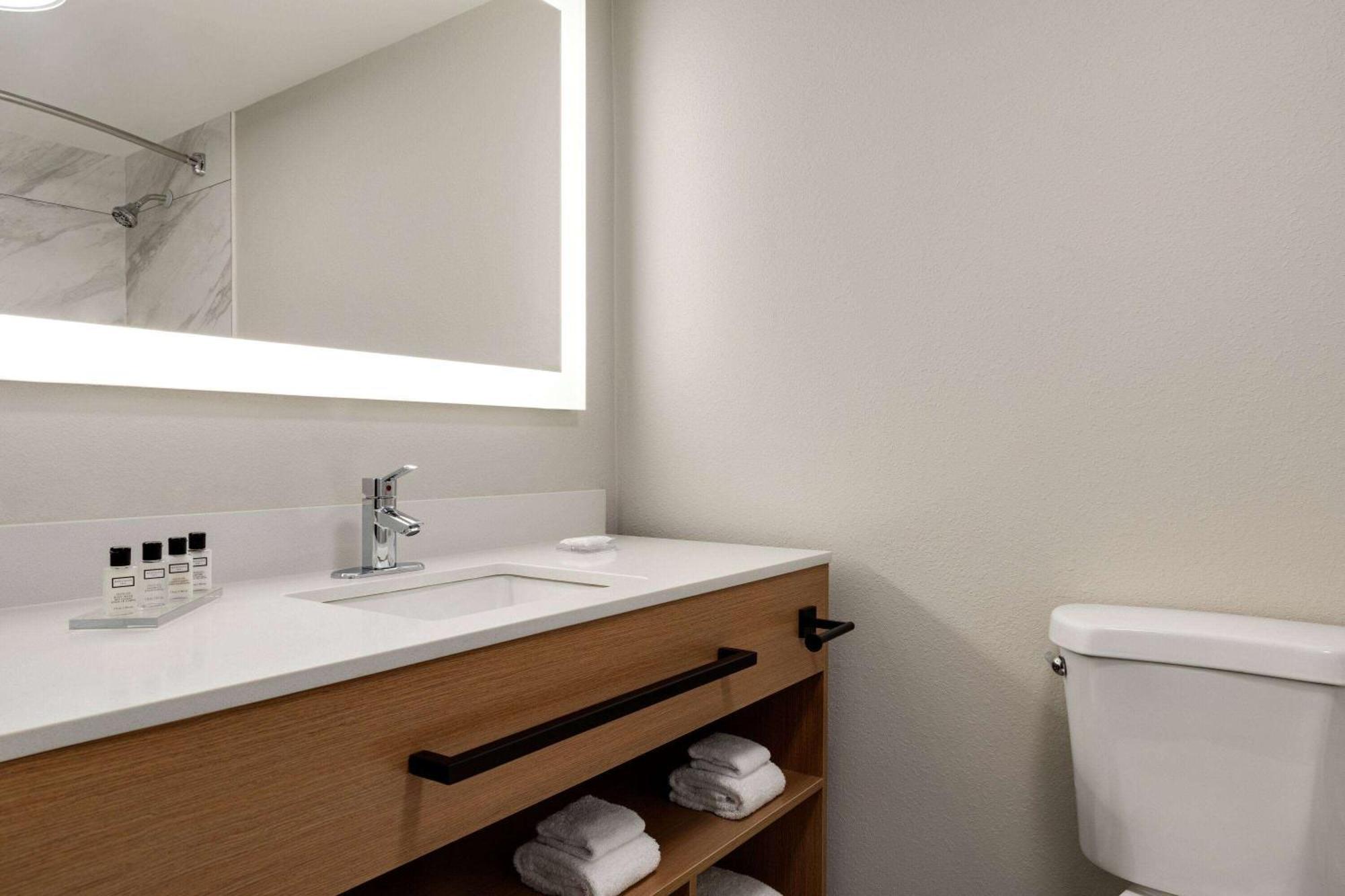 Wyndham Garden Atlanta Airport 3*