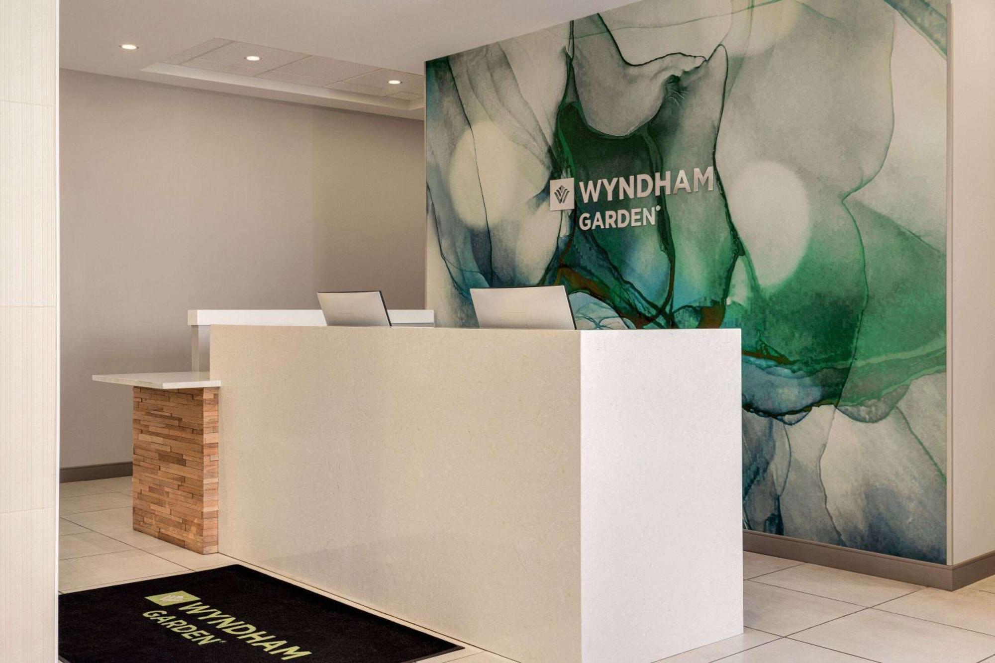 Wyndham Garden Atlanta Airport Hotel College Park